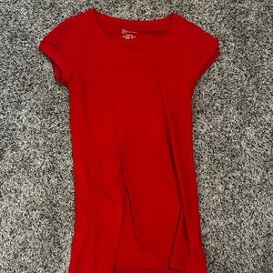 red tee